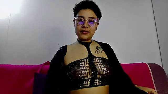 Juliexxxxtasy online show from February 12, 9:15 am