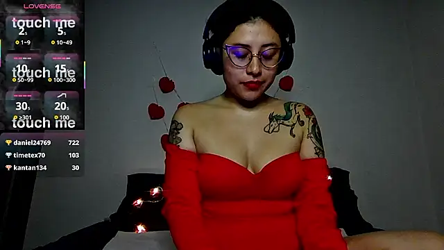 Juliexxxxtasy online show from February 14, 1:46 am