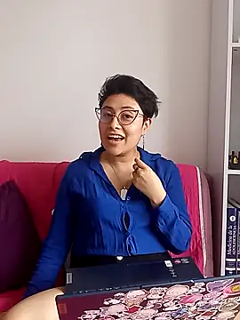 Juliexxxxtasy online show from March 9, 4:44 pm