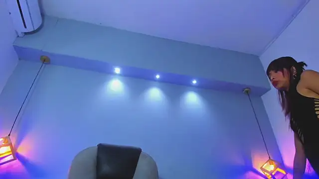 Wildkiitty online show from March 28, 2:33 am