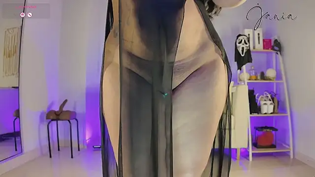 Snapshot of Srtalewis chatting on February 9, 2:54 pm Srtalewis online show from February 9, 2:54 pm