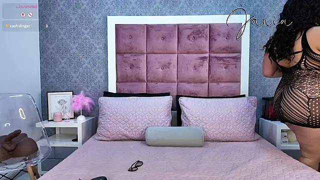 Snapshot of Srtalewis chatting on February 19, 4:14 pm Srtalewis online show from February 19, 4:14 pm