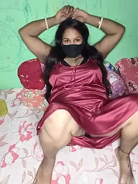 Snapshot of V-Hot-Suity chatting on July 14, 6:29 am V-Hot-Suity online show from July 14, 6:29 am