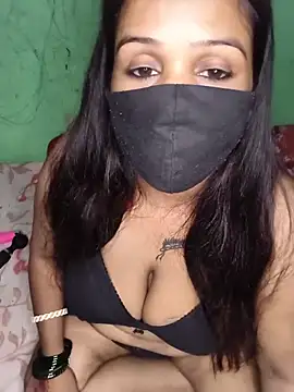 Snapshot of V-Hot-Suity chatting on July 20, 6:38 am V-Hot-Suity online show from July 20, 6:38 am