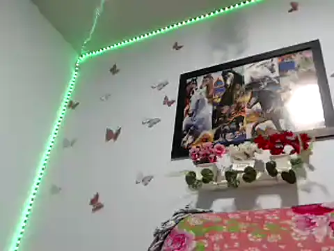 Snapshot of sofia69xxx chatting on March 3, 8:31 am sofia69xxx online show from March 3, 8:31 am