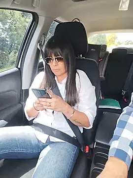 Snapshot of Lyonette_reading1 chatting on March 3, 3:40 pm Lyonette reading1 online show from March 3, 3:40 pm