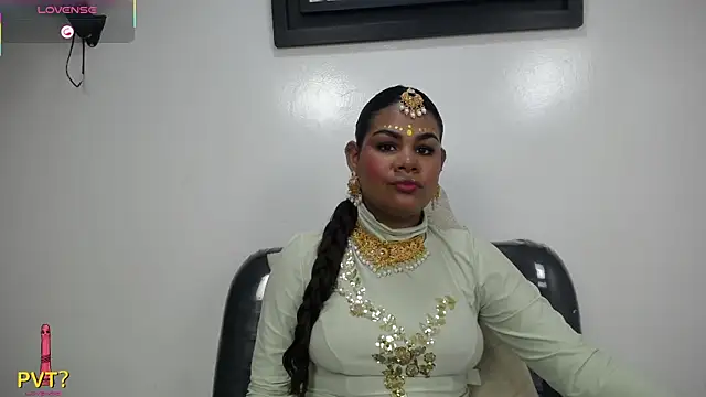 yaazhinii online show from April 4, 11:40 am