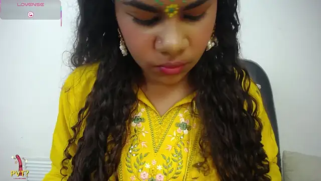 yaazhinii online show from May 20, 12:11 pm
