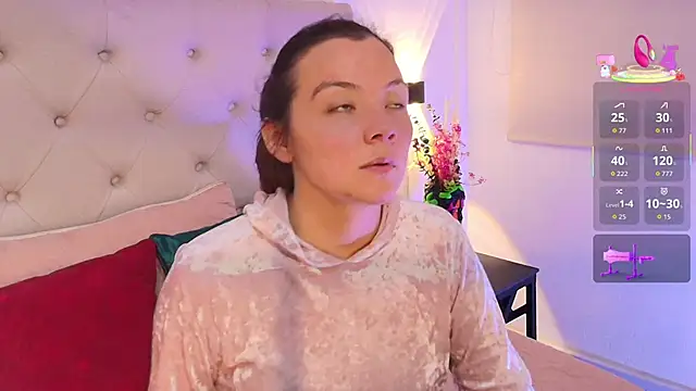 MiccaMadison online show from April 8, 2:50 pm