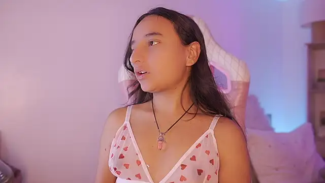  emily jonexs online show from June 12, 3:33 pm