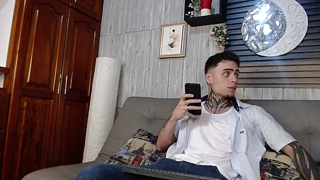 Snapshot of acxel_prescot chatting on February 7, 7:28 pm acxel prescot online show from February 7, 7:28 pm