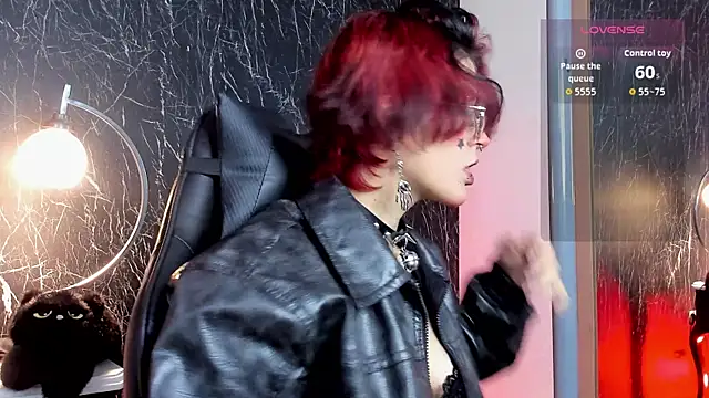 YuuMiko online show from April 7, 12:05 pm