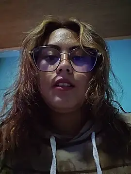 Snapshot of Mari-98 chatting on April 24, 7:05 pm Mari-98 online show from April 24, 7:05 pm