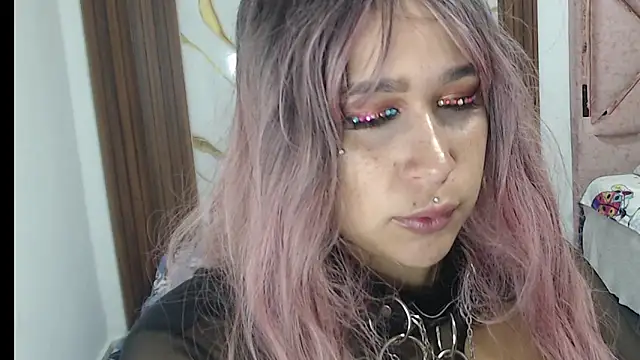 Snapshot of valen_ros chatting on March 3, 11:49 am valen ros online show from March 3, 11:49 am