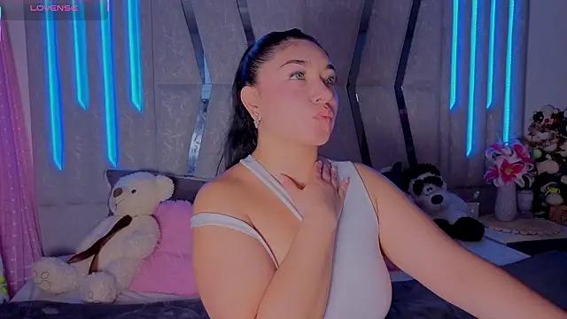 Snapshot of Grecia_Valmont chatting on February 23, 6:38 pm Grecia Valmont online show from February 23, 6:38 pm