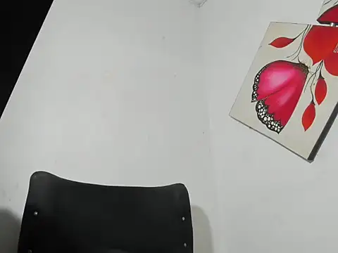 Jesshot bigcock20cm online show from May 3, 7:03 am