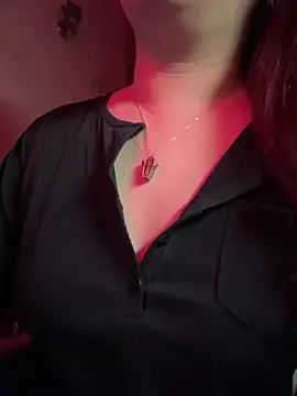 HaleyKin online show from March 1, 5:59 pm