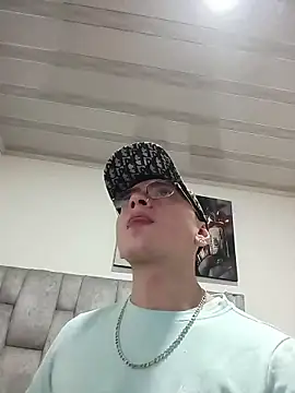 Snapshot of Emmanuel_Lust chatting on February 17, 11:50 am Emmanuel Lust online show from February 17, 11:50 am