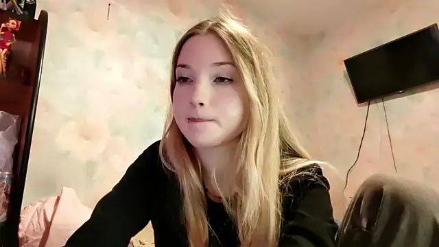 TiaBIanks online show from April 8, 9:42 am