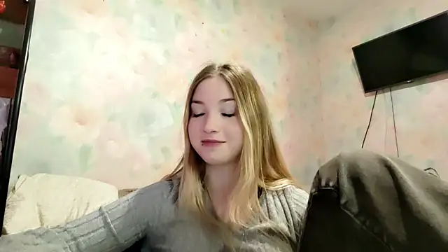 TiaBIanks online show from April 20, 6:49 am