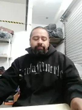 Snapshot of OMARMEX1 chatting on April 10, 3:39 pm OMARMEX1 online show from April 10, 3:39 pm