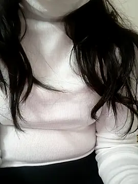 Snapshot of Fantasy_Queen94 chatting on March 8, 9:57 am Fantasy Queen94 online show from March 8, 9:57 am