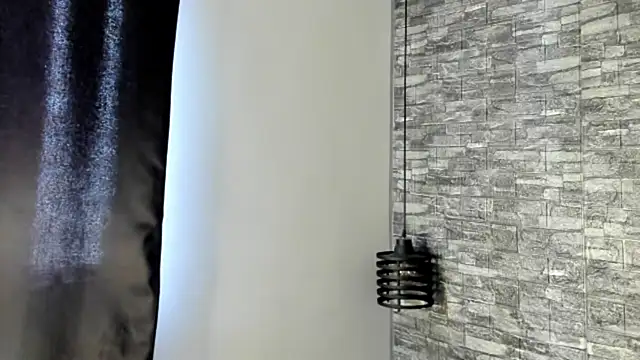 ASHLEY COLLINS1 online show from April 7, 1:00 pm