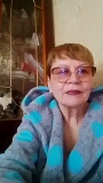 SophieBurns online show from April 10, 10:31 am