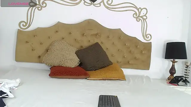 CloeCastillo online show from February 28, 4:02 am