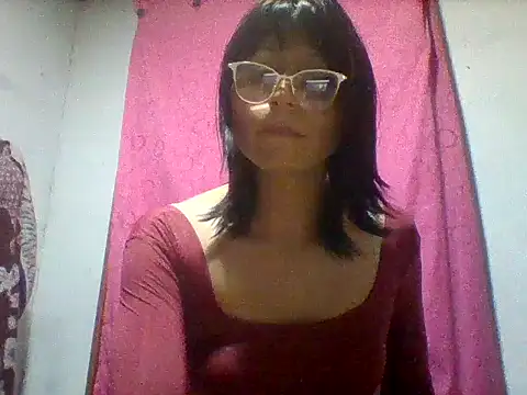 lucyscay  online show from April 12, 3:22 am