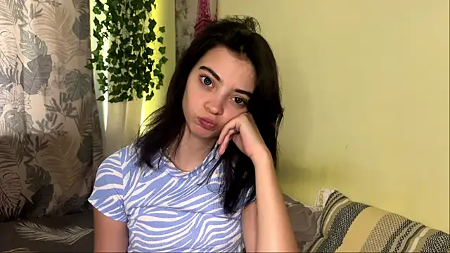 Snapshot of CassyVixen chatting on July 4, 3:07 pm CassyVixen online show from July 4, 3:07 pm