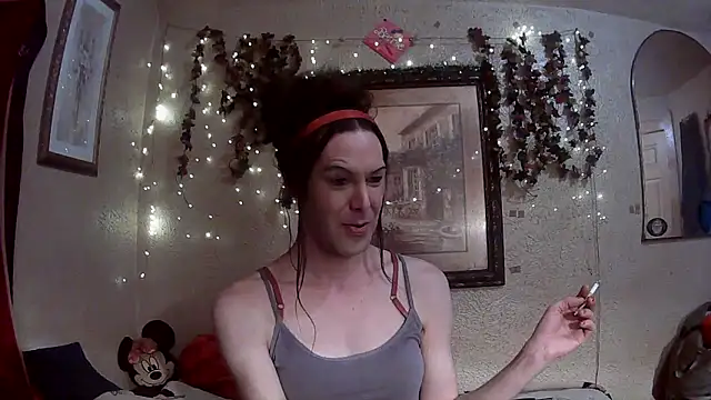 Snapshot of sillymillie4 chatting on February 5, 11:20 pm sillymillie4 online show from February 5, 11:20 pm