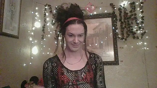 Snapshot of sillymillie4 chatting on February 15, 12:29 am sillymillie4 online show from February 15, 12:29 am