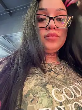 khloelynn online show from February 12, 8:09 am