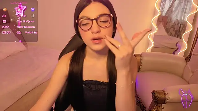 Snapshot of MAHYRA_TAY chatting on February 12, 8:04 pm MAHYRA TAY online show from February 12, 8:04 pm