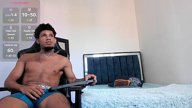 Snapshot of Nehemiaa_boy chatting on March 3, 8:59 pm Nehemiaa boy online show from March 3, 8:59 pm