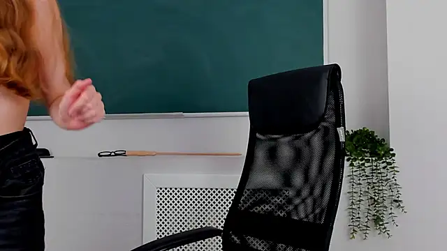 StacyHicks online show from April 10, 3:17 pm