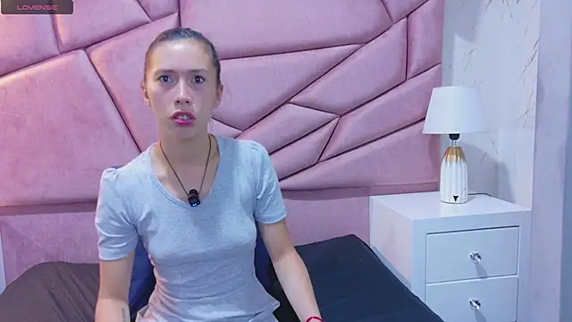 Snapshot of kimberlypink_ chatting on February 8, 11:35 am kimberlypink online show from February 8, 11:35 am