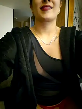 Snapshot of Paola_andrade chatting on February 14, 3:03 am Paola andrade online show from February 14, 3:03 am