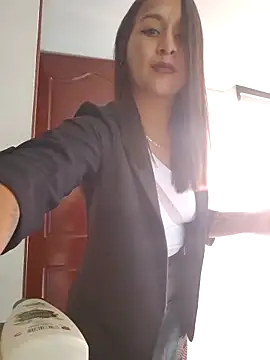 Snapshot of Paola_andrade chatting on February 25, 2:16 pm Paola andrade online show from February 25, 2:16 pm