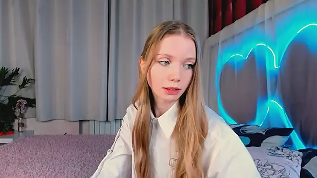 Snapshot of lada2k4 chatting on February 9, 6:28 am lada2k4 online show from February 9, 6:28 am