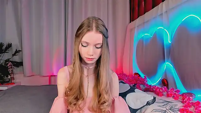 Snapshot of lada2k4 chatting on February 14, 6:32 am lada2k4 online show from February 14, 6:32 am