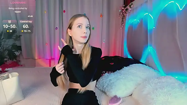 lada2k4 online show from April 15, 5:25 am