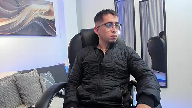 Tommas Jhonson online show from March 13, 3:35 am