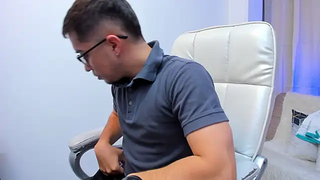 Tommas Jhonson online show from March 14, 3:34 am