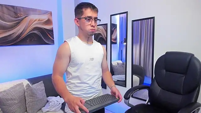 Tommas Jhonson online show from March 31, 4:29 pm