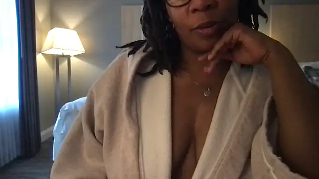 bisexualbeauty50 online show from February 11, 3:50 pm