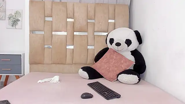 Snapshot of ValentiinaMoon chatting on February 11, 7:52 pm ValentiinaMoon online show from February 11, 7:52 pm