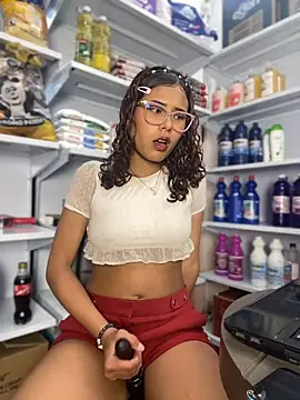 Snapshot of Rylia chatting on March 4, 2:12 pm Rylia online show from March 4, 2:12 pm