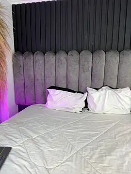 Nanda vixen  online show from March 24, 12:15 am